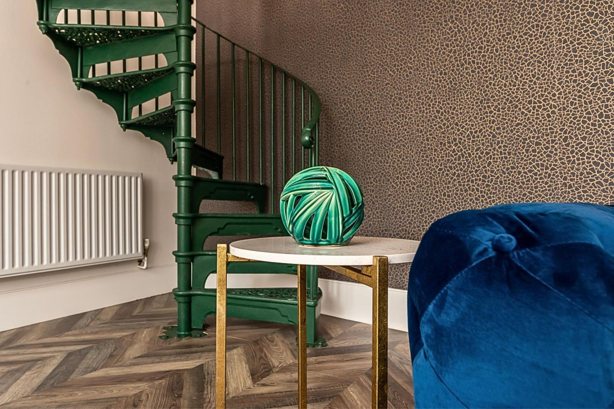 The Secret Kensington Garden Mews-2 Bedroom Full House-2 Train Lines- Spacious-Kings Road- Harrods -Chelsea Stadium-Private Small Patio لندن المظهر الخارجي الصورة